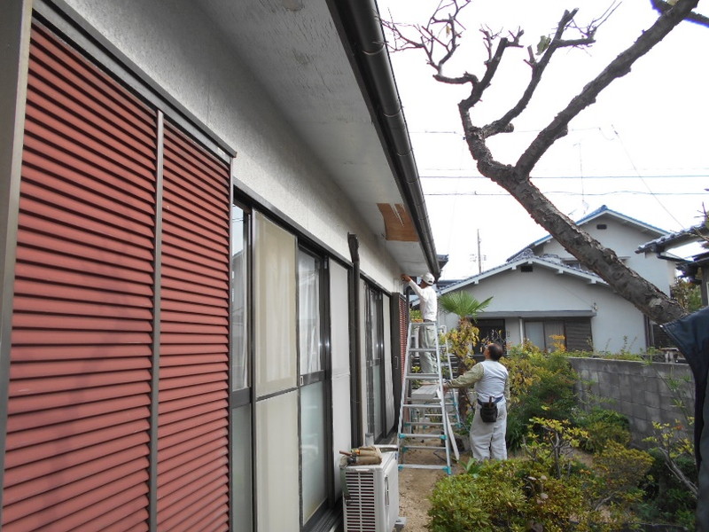 軒天補修&塗装工事！！