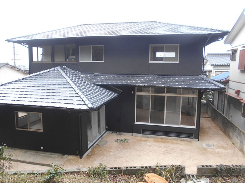 ★屋根瓦葺き替え&塗装工事！