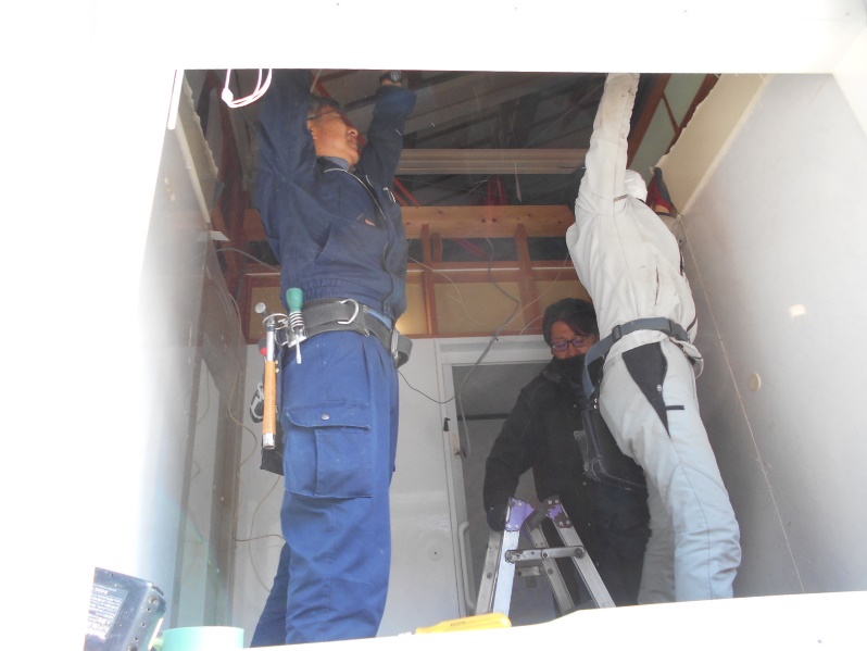 天井部分を撤去します!!