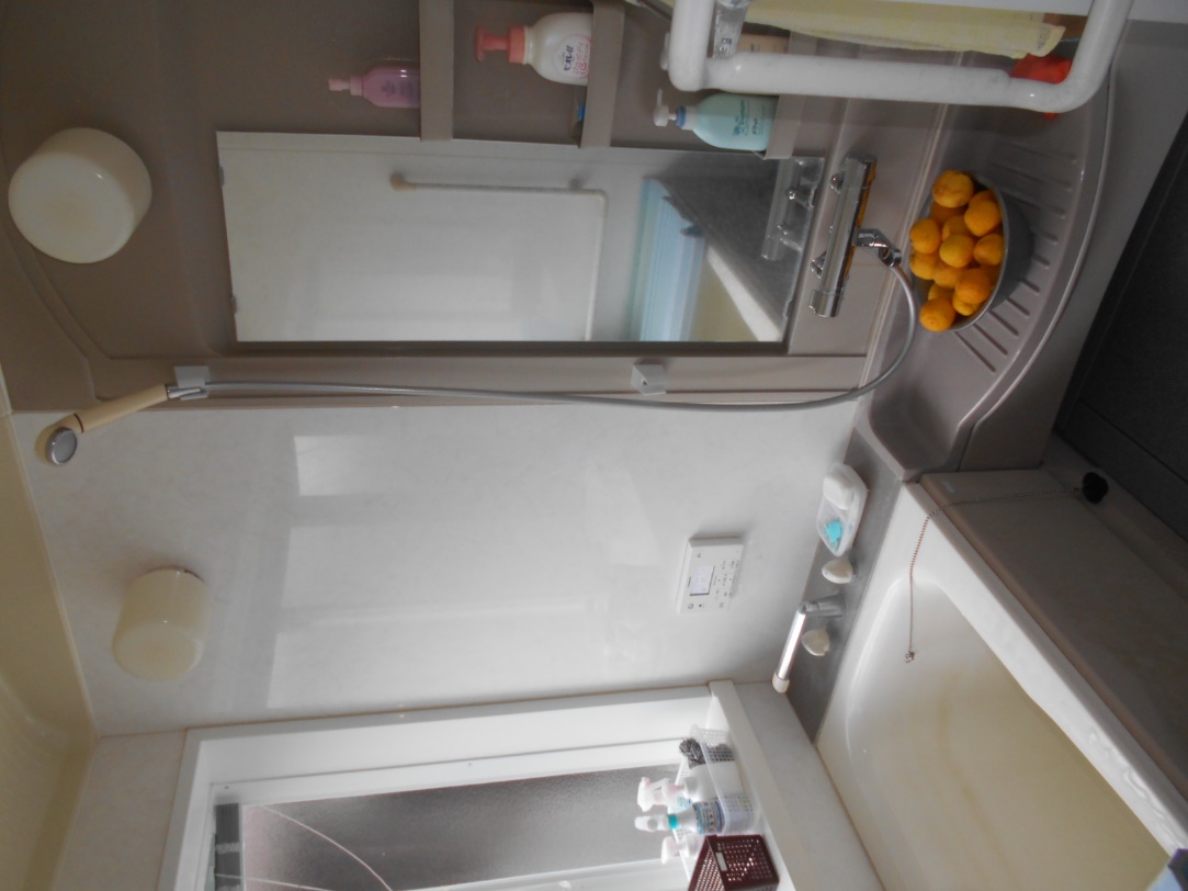 ビフォー!!(下見当日は冬至だったのでカウンターの上に柚子が置かれていました)