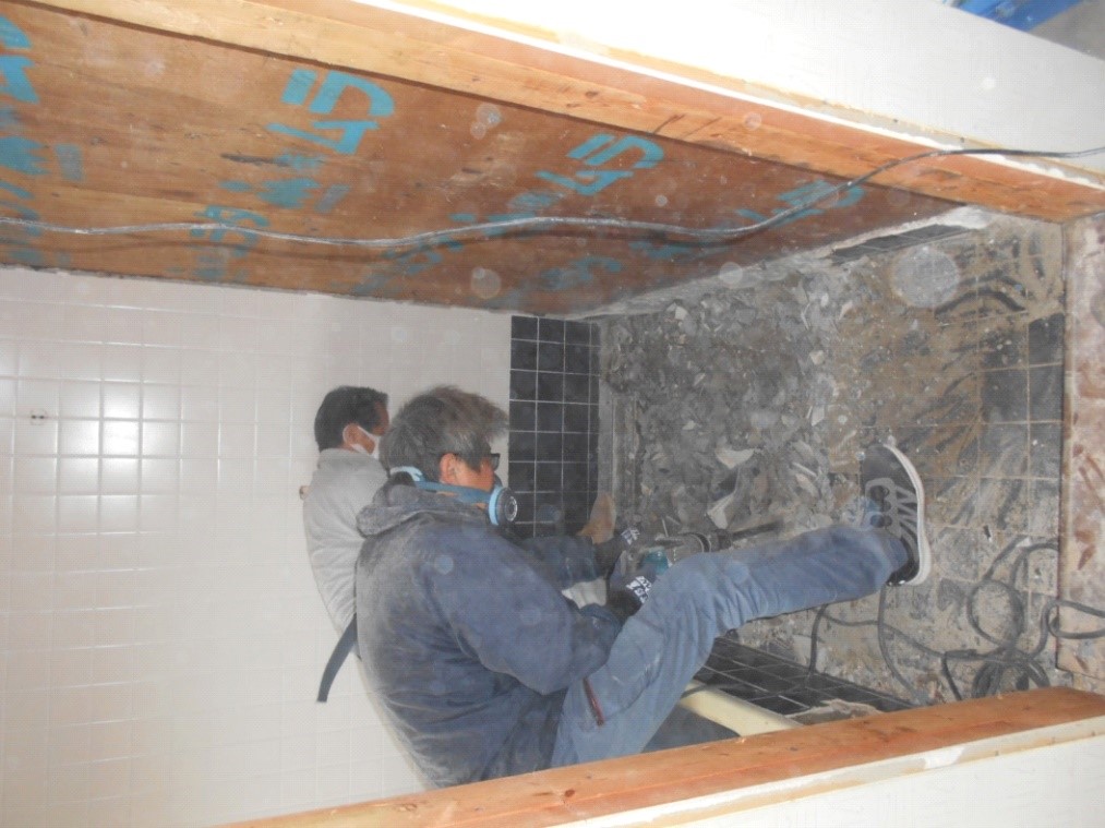 土間の解体をします!!