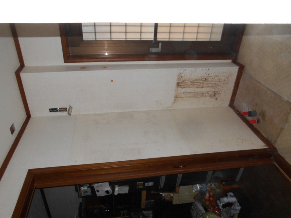 既存の化粧台を撤去しました!!