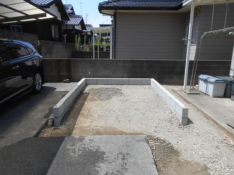 バイク保管庫の基礎が完成しました!!