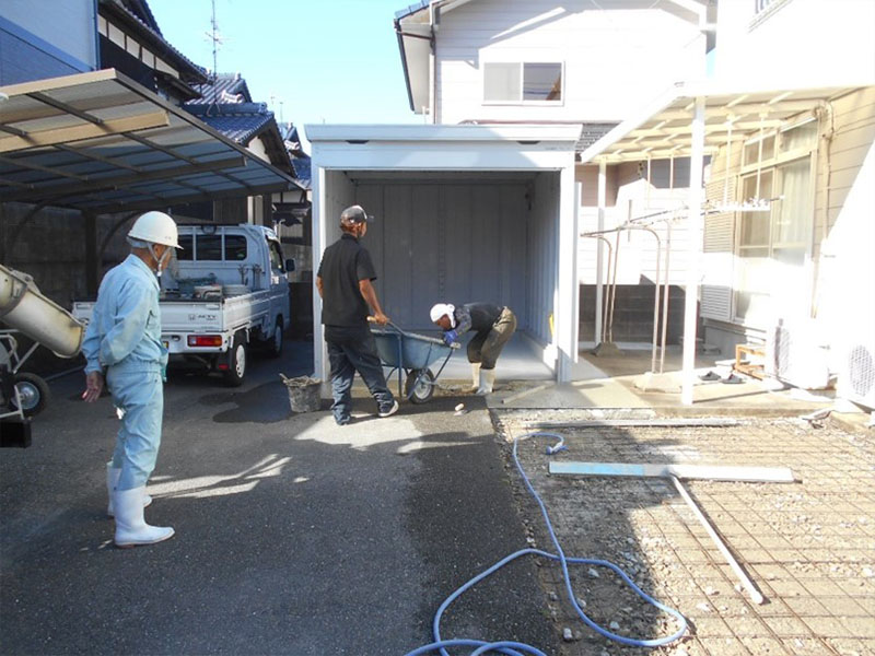 入口にもコンクリートを打ちます!!