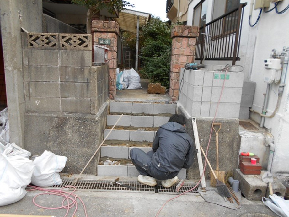 新規階段の下地づくりをします!!