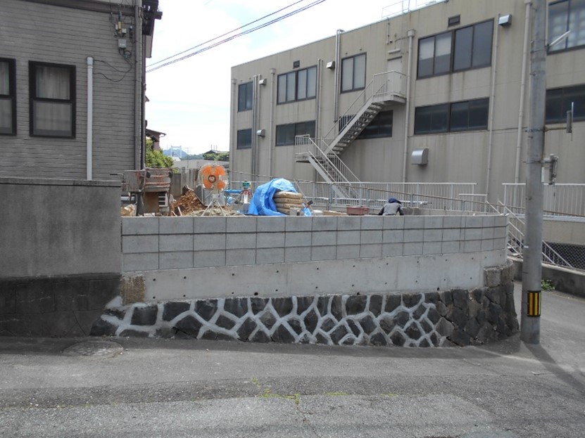 西側のブロック積みも行います！！