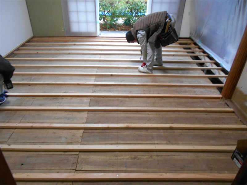 ★室内床改修工事！！