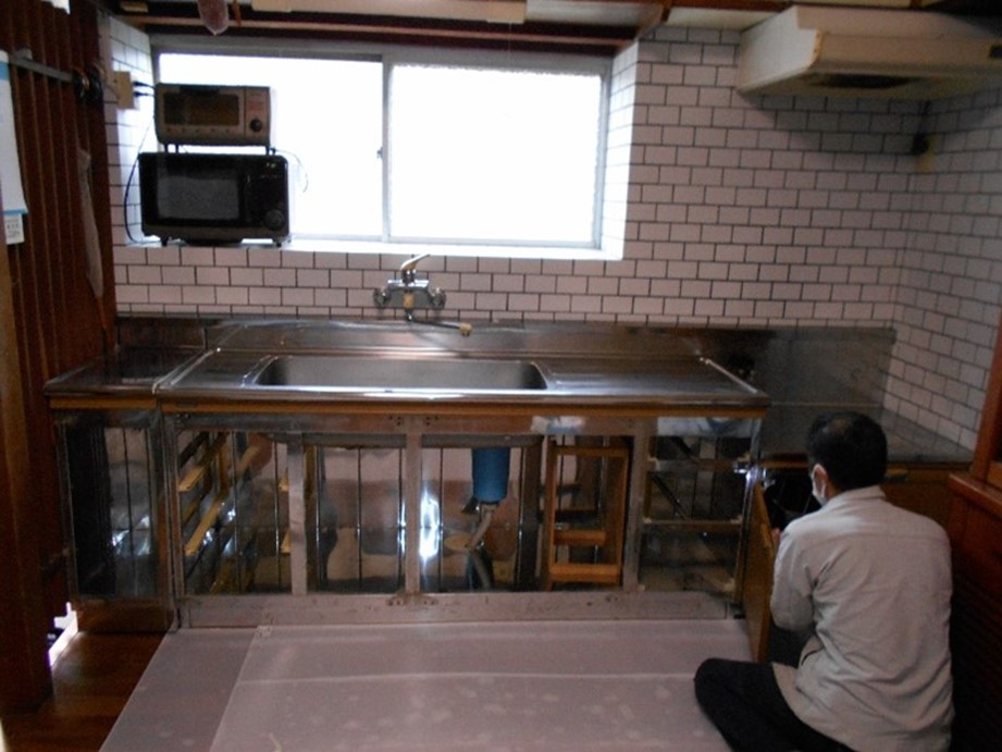 ガス台の扉も解体します!!