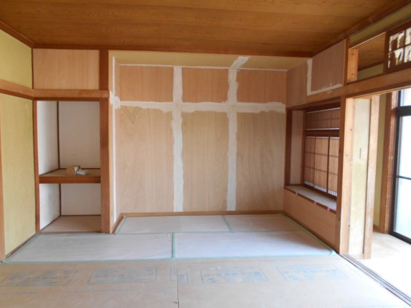 クロスを張る前のパテ処理をしました！！