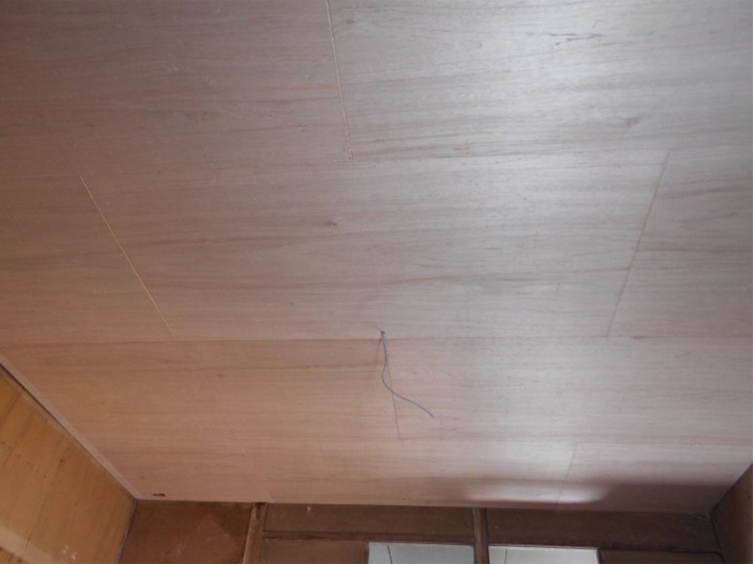 クロス下地のベニヤ張りが完了しました！！