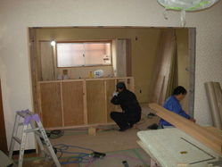 対面キッチン壁製作